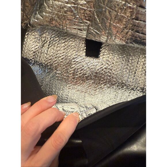 Hydro Flask Journey Series 10L Insulated Hydration Backpack Bag Black Size M/L - Picture 5 of 5